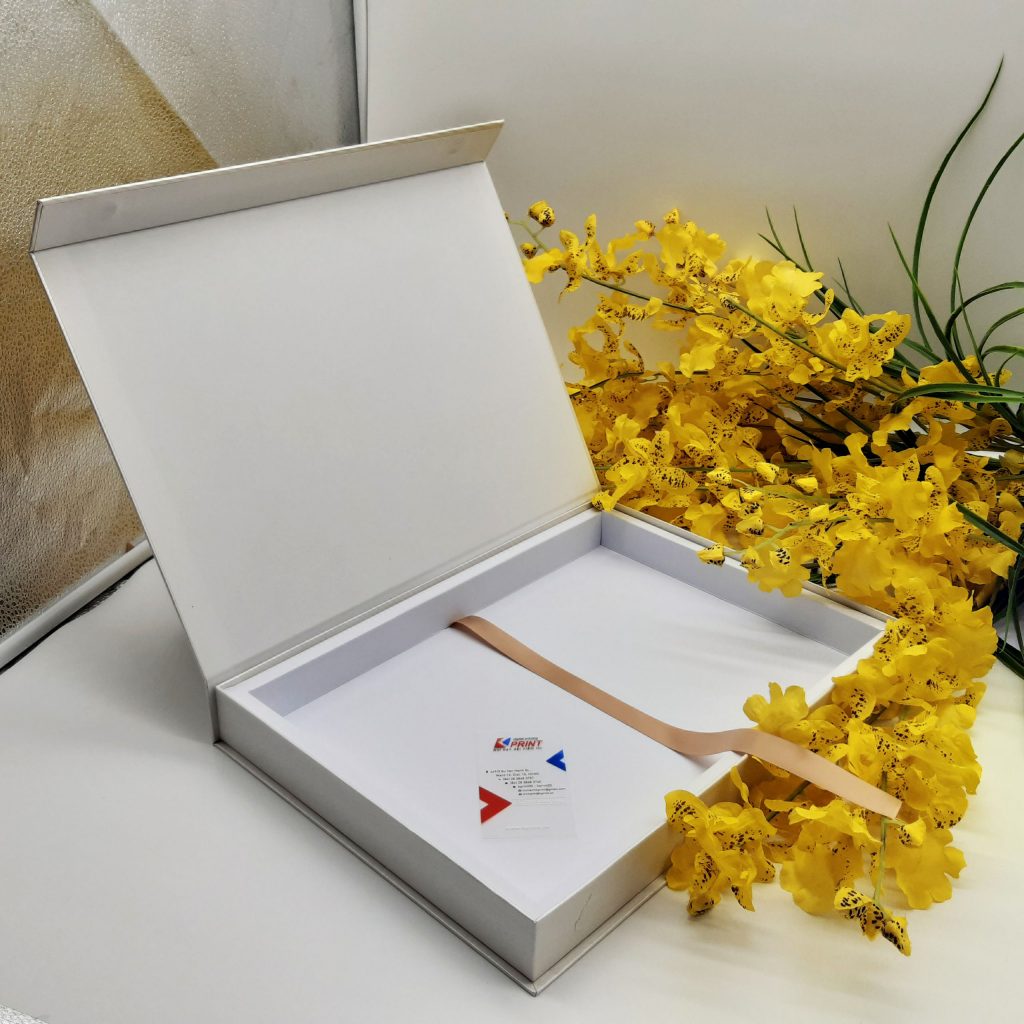 hộp nam châm có nắp gập